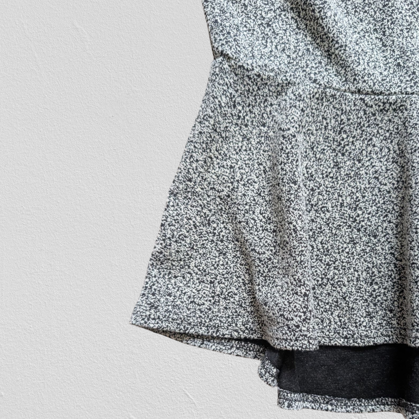 00's Black & White Peplum Top