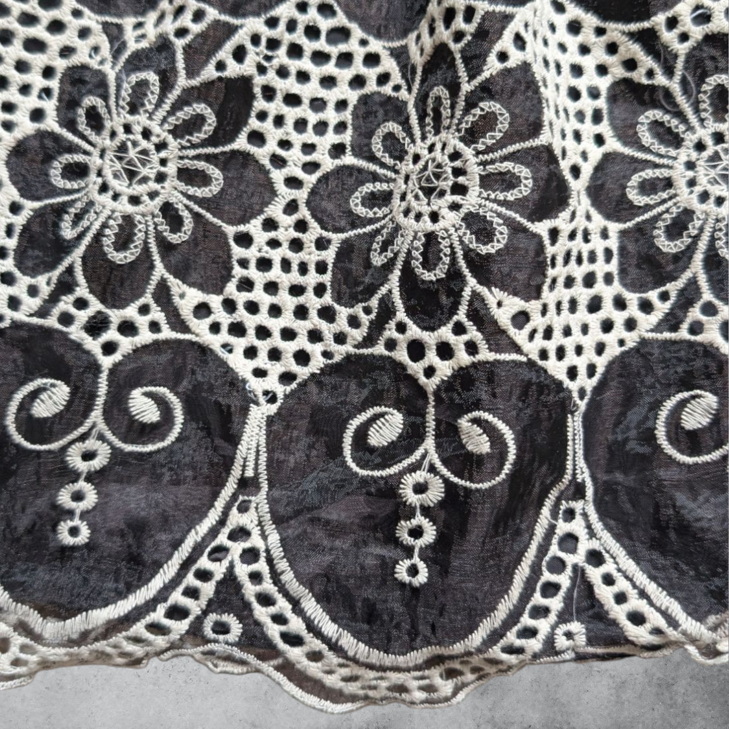 00's Embroidered Mini Skirt