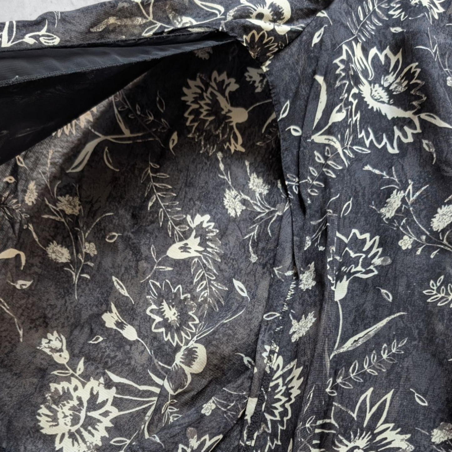 90's Black Floral Midi Skirt