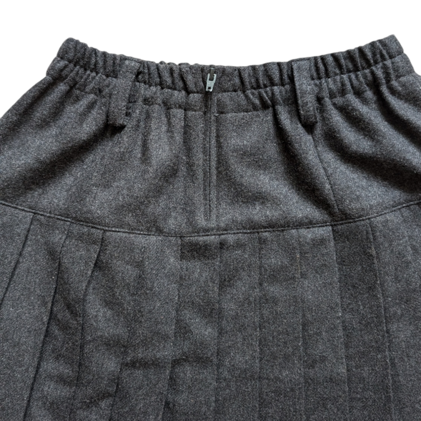 00's Pleated Grey Skirt