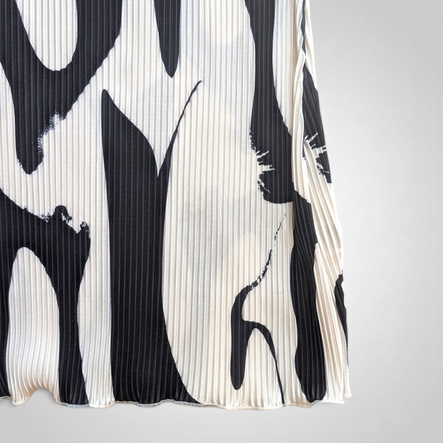 Black & White Abstract Plisse Dress