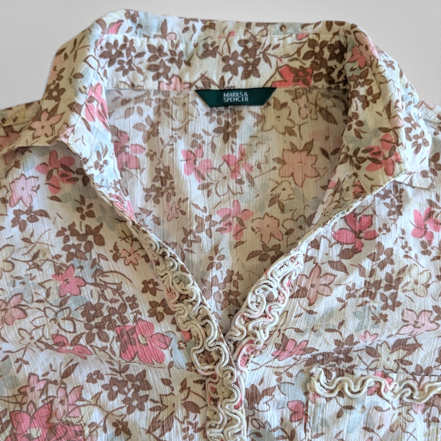 00s Cottagecore Floral Shirt