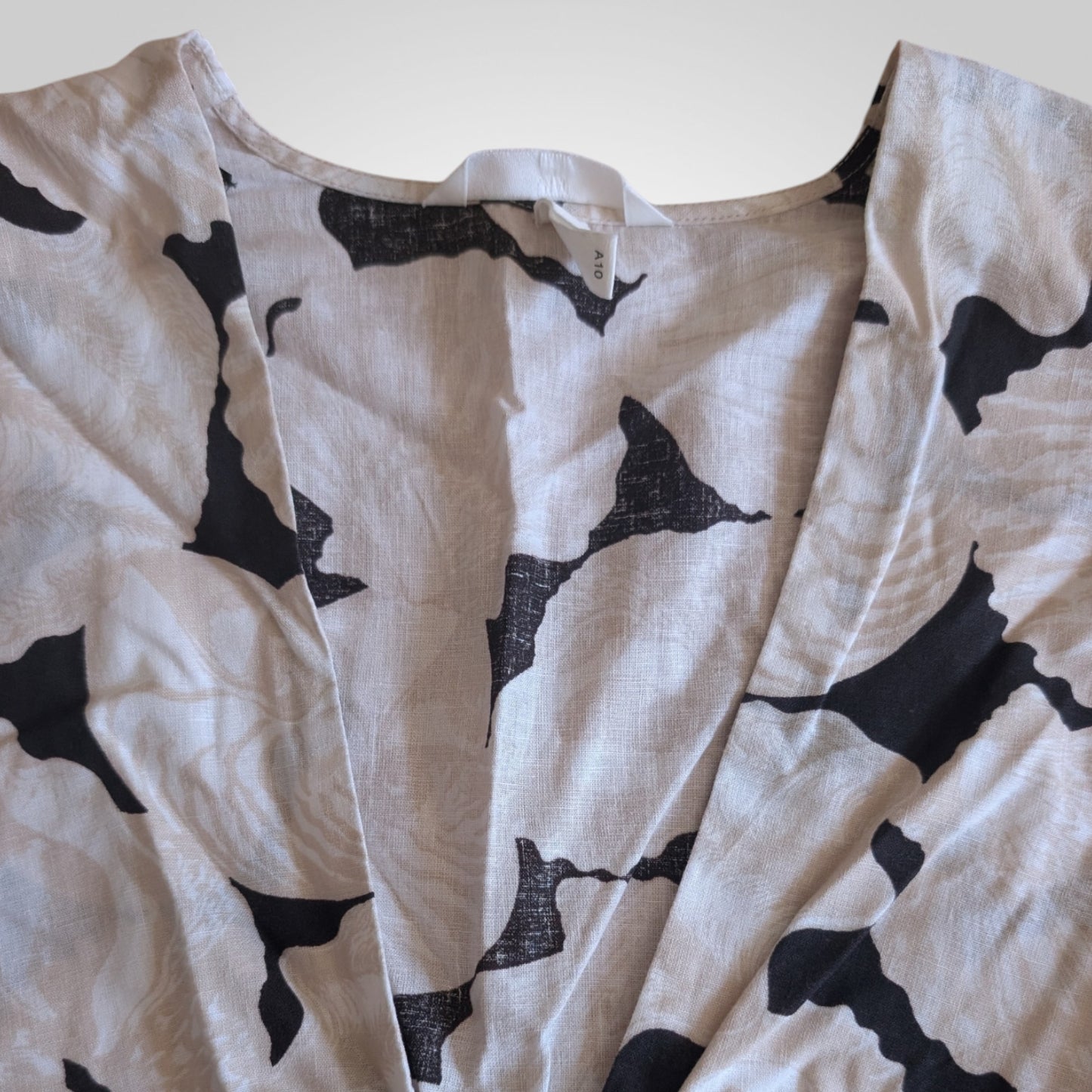 Linen Blend Shell Print Crop Top