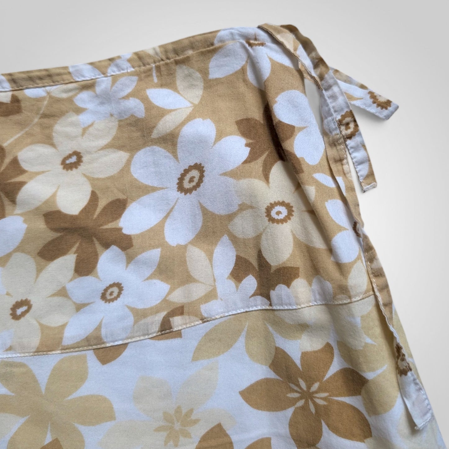 00s Cottagecore Floral Midi Skirt